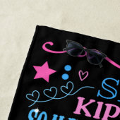 All About体操タイポグラフィinピンクとブルー ビーチタオル (インサイチュ)