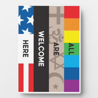 All Are Welcome Here Easel Sign 7x5 plue フォトプラーク