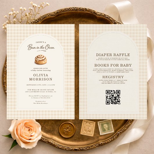 All in One Bun in the Oven Gingham Baby Shower 招待状