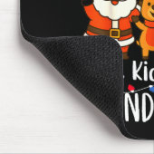 All Is Calm Just Kidding This Is Kindergarten Xmas マウスパッド (コーナー)