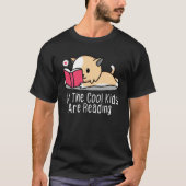 All the Cool Kids are Reading Book Cat Tシャツ (正面)