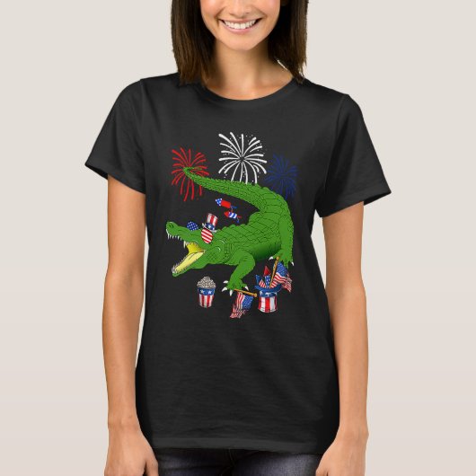Alligator Holding American Flag Sunglasses Happy 4 Tシャツ (正面)