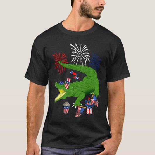 Alligator Holding American Flag Sunglasses Happy 4 Tシャツ (正面)