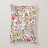 allover flowers pattern on white background アクセントクッション (裏面(縦))