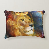 Almofada Retangular Leão de Judá Cósmico アクセントクッション (正面)