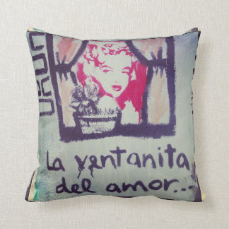 Almohada street art la ventanita del amor クッション
