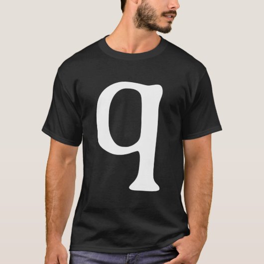 Alphabet Letter Q Q Halloween Carnival Tシャツ (正面)