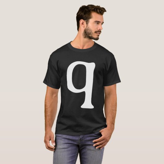 Alphabet Letter Q Q Halloween Carnival Tシャツ (正面フル)