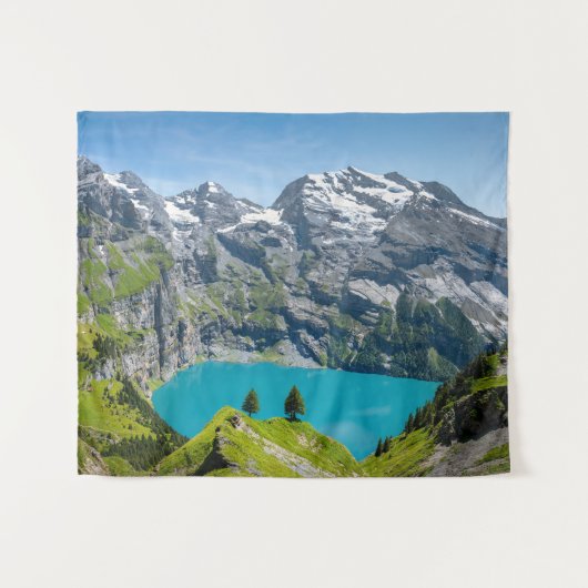 Alpine lake Oeschinensee in Switzerland タペストリー (正面(横))
