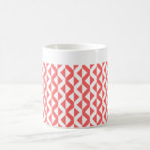 Alternate ZigZags – 熱帯ピンクと白 コーヒーマグカップ (中央)
