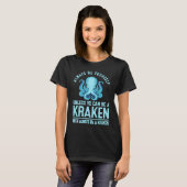 Always be Yourself Unless You Can Be A Kraken Tシャツ (正面フル)