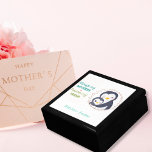Always my Mother – ペンギンママ&ベビーキープサムボックス ギフトボックス<br><div class="desc">完璧な母の日の贈り物を探して？この可愛らしい形見ボックスには、ベビーと一緒に寄り添ったペンギンの母と「いつも母よ、永遠の友よ」という心のこもったメッセージが入っている。 あなたの素晴らしいママのための独自の特別なメッセージでそれをパーソナライズすることができる！記念品の保管や大切スタンドアローンの贈り物として、この記念ボックスは彼女の顔にスマイルを持ち込むに違いない</div>