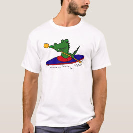 AMカヤックを漕いでいるおもしろいなわに Tシャツ