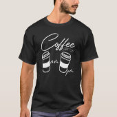 AM Coffee PM Coffe All Day Coffee  Coffee  Tees Tシャツ (正面)