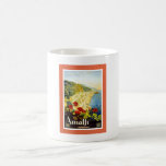 Amalfi Coast, Italy Vintage旅行広告 コーヒーマグカップ<br><div class="desc">Amalfi Italyのヴィンテージ旅行広告。有名な海岸沿いの道路を取り上げ、旅行者にとって非常に美しいルートを提供する。ソレント半島の穏やかな青い海は、海に浮かぶ帆船で見ることができる。この画像は、この海岸線を有名にする丘陵地帯に切り込まれた荒れ果てた山々とカーブした道路も示している。</div>