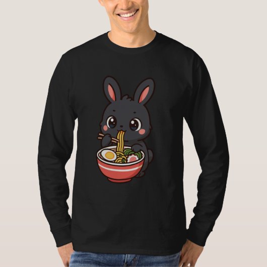 Amami Rabbit Eating Ramen Noodles Kawaii Cute Funn Tシャツ (正面)