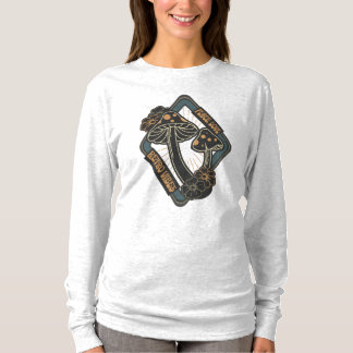 Amanita Muscaria Mushroom Botanical Cottagecore  Tシャツ