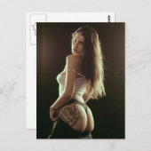 Amazing Tattooed美しいランジェリーのモデル写真 ポストカード (正面/裏面)