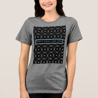 Amber L. Larsen | 独立系作家 女性用Tシャツ トライブレンドTシャツ