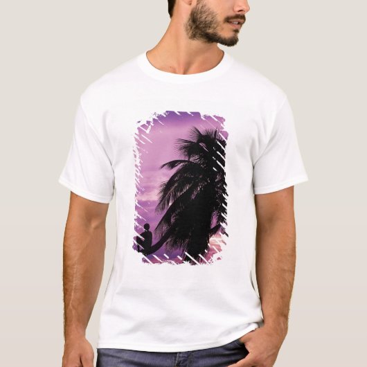 Ambergris Caye、ベリーズ、中米。 Tシャツ (正面)