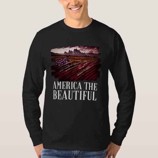 America Beautiful Mountains Purple Patriotic Decor Tシャツ (正面)