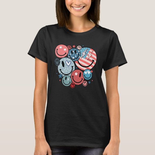 America Vibes Happy Face Smile Flower American 4th Tシャツ (正面)