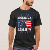 America Yeah Flag Sunglasses 4th Of July Fireworks Tシャツ (正面)