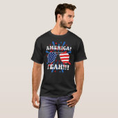 America Yeah Flag Sunglasses 4th Of July Fireworks Tシャツ (正面フル)