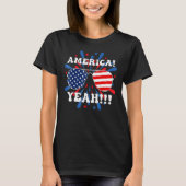 America Yeah Flag Sunglasses 4th Of July Fireworks Tシャツ (正面)