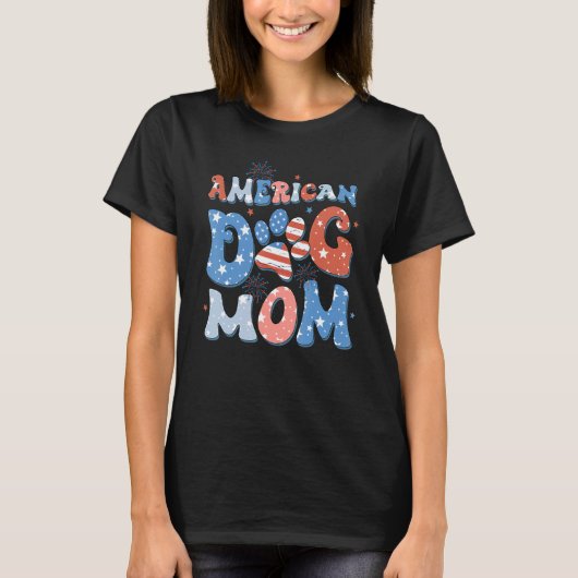 American 4th Of July Dog Mom Retro Groovy Dog Paw  Tシャツ (正面)
