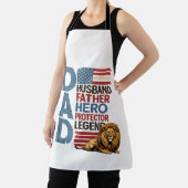 American Flag Dad Lion Patriotic エプロン (インサイチュ)