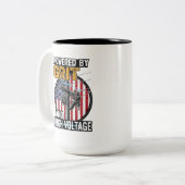 American Flag Electrician Gift ツートーンマグカップ (正面左)