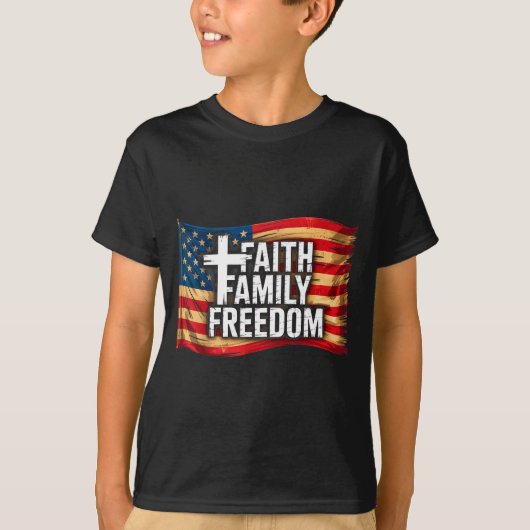 American Flag Faith Family Dom Christian  Tシャツ (正面)