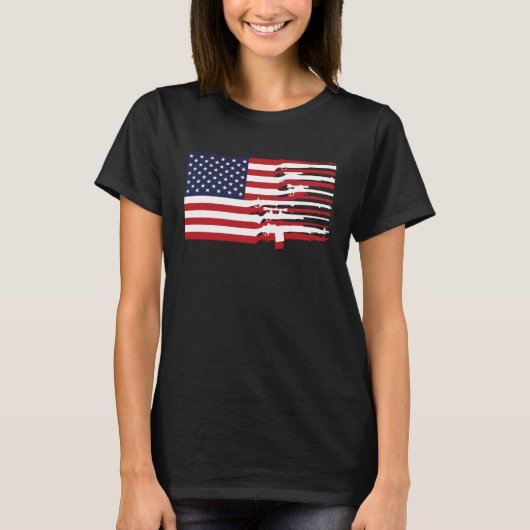 American Flag Firearms Weapons USA 4th of July Tシャツ (正面)
