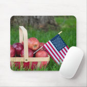 American flag in apple basket マウスパッド (マウス)