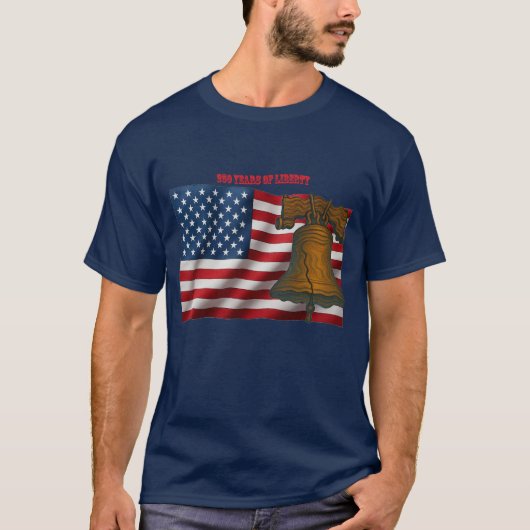 American Flag & Liberty Bell Independence Day URM Tシャツ (正面)