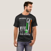 American Flag St Patrick s Day Beer Drinks Well Wi Tシャツ (正面フル)