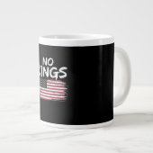 American Flag Upside Down Distress No Kings Long F ジャンボコーヒーマグカップ (正面右)