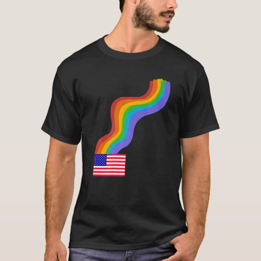 American Flag Wavy Rainbow ROYGBIV Pride in USA Ra Tシャツ (正面)