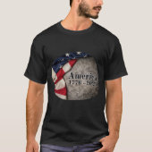American Flag with "1776 - 2026" on gray marble Tシャツ (正面)