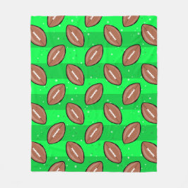 American Football Balls - Pattern on Green フリースブランケット
