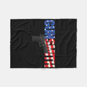 American Gunsmith Patriot Usa Flag Retro Style Gun フリースブランケット (正面(横))