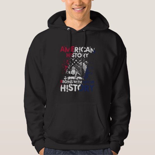 American History Begins With Native History パーカ (正面)