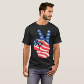 American Peace Flag  Patriotic 4th of July Hand Si Tシャツ (正面フル)