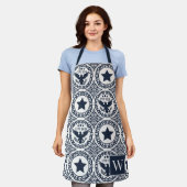 Americana Heritage Eagle Medallion Monogram エプロン (着用した状態)