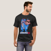 Amerisaurus T-rex USA Flag Kids Funny 4th Of July Tシャツ (正面フル)