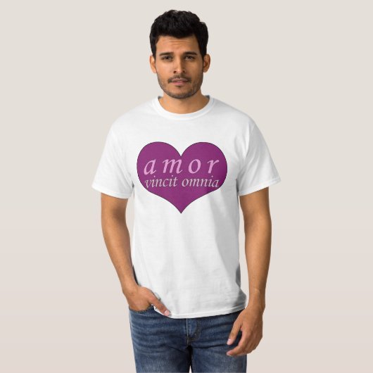 Amor Vincit Omnia愛はすべてのバレンタインデーを征服します Tシャツ (正面フル)