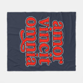 Amor vincit omnia フリースブランケット (正面(横))