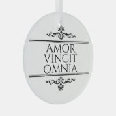 Amor Vincit Omnia Love Combers All Latin Phrases ガラスオーナメント (正面右)