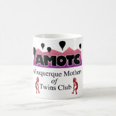 AMOTC -双生児クラブのアルバカーキの母 コーヒーマグカップ (中央)